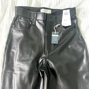 Cute love 90s ultra high rise Abercrombie and fitch leather pants